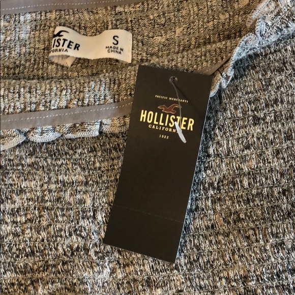 Hollister Smocked Off-The-Shoulder Crop Top - Picture 6 of 7